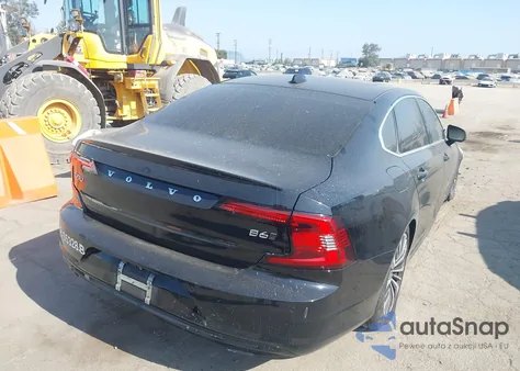 2022 Volvo S90 B6 Momentum z USA, uszkodzony, nr VIN LVY062MK6NP261551